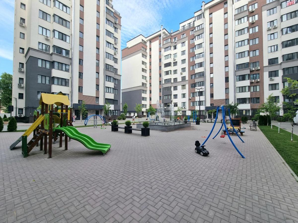 Center, Albisoara Str., 1Bedroom And Living With Balcony Chişinău Extérieur photo